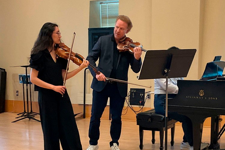 Chloe Nelson with violinist Daniel Hope
